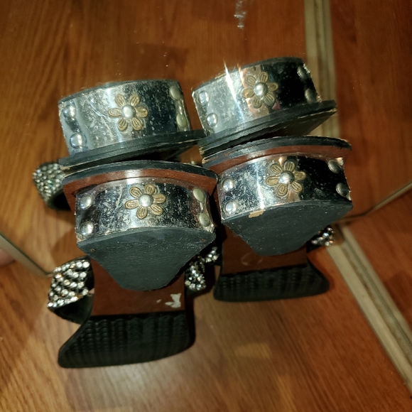 Unique vintage sandals - Picture 4 of 9